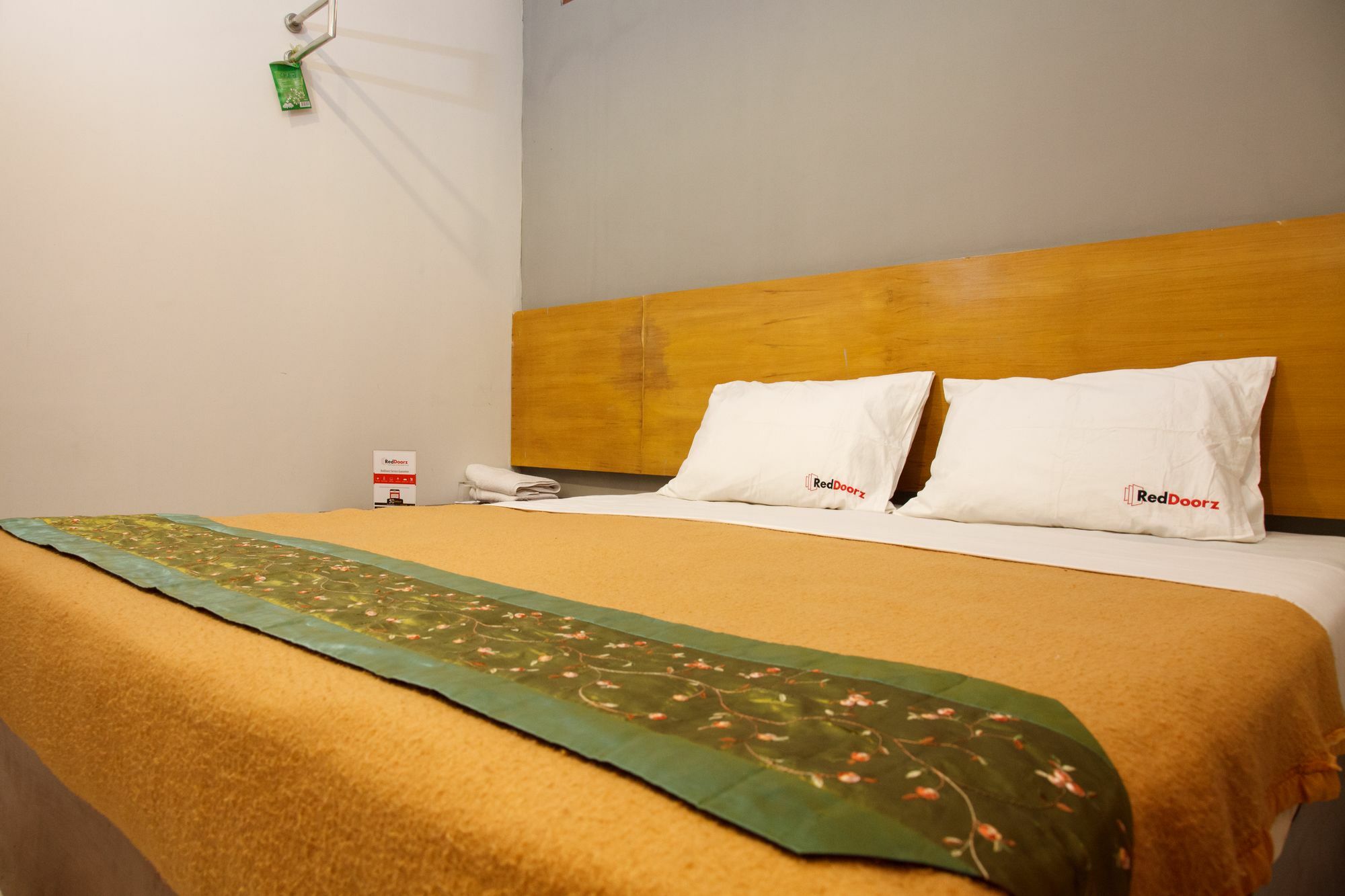 Отель Reddoorz Near Juanda Airport T1 Brebek Экстерьер фото